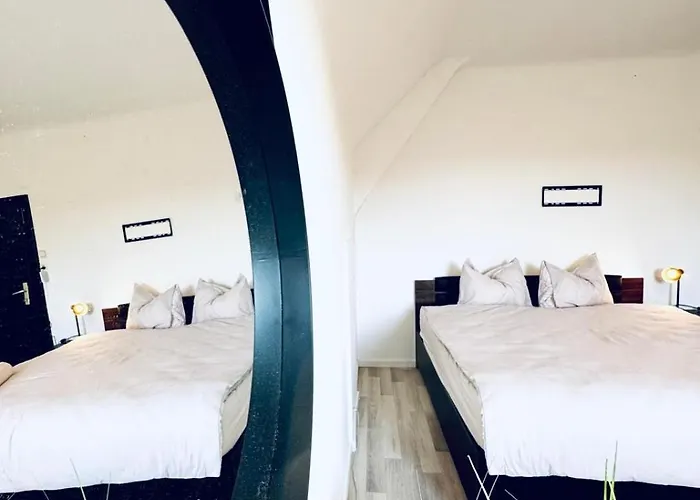 Spacious With Garden Near Danube For 16 Guests Apartment *