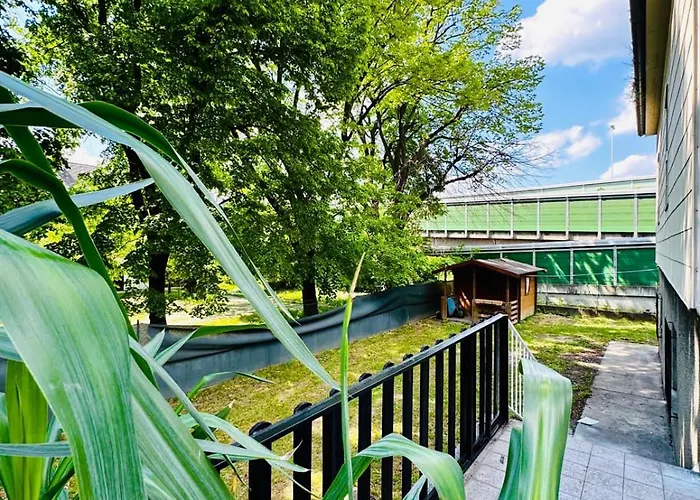 Spacious With Garden Near Danube For 16 Guests
