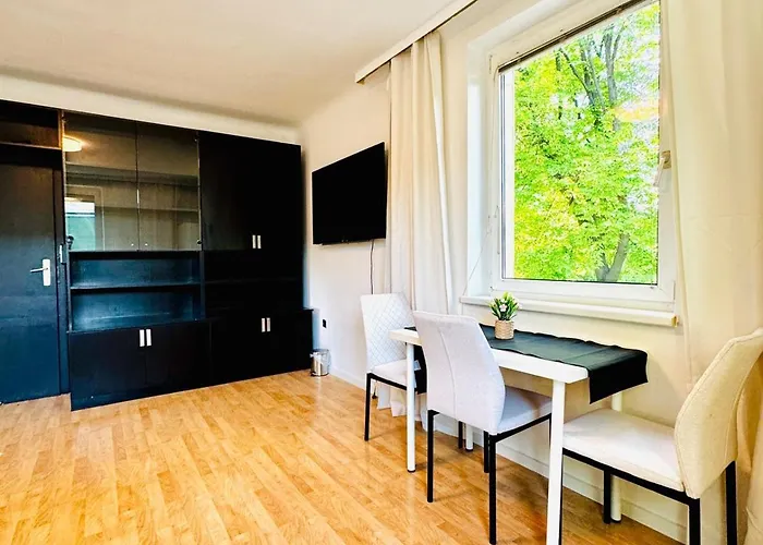 Spacious With Garden Near Danube For 16 Guests Apartment *
