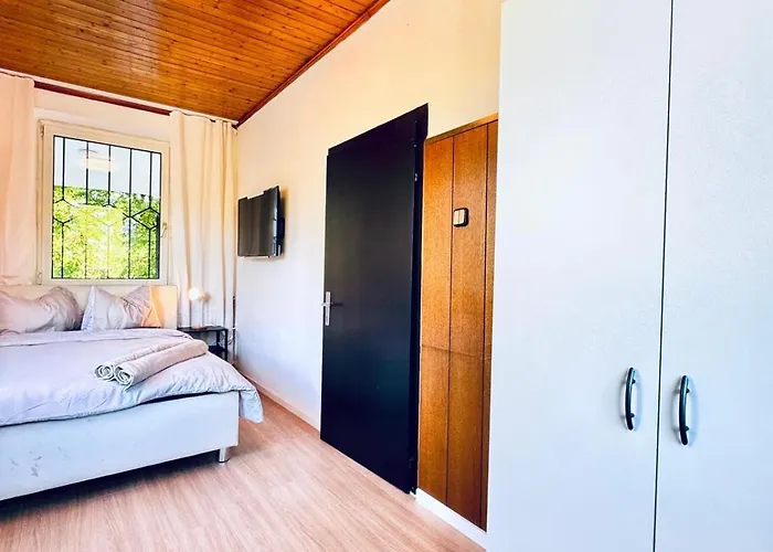 Spacious With Garden Near Danube For 16 Guests Vienna