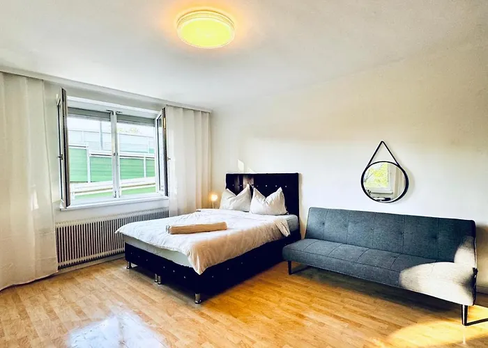 Spacious With Garden Near Danube For 16 Guests Apartment *