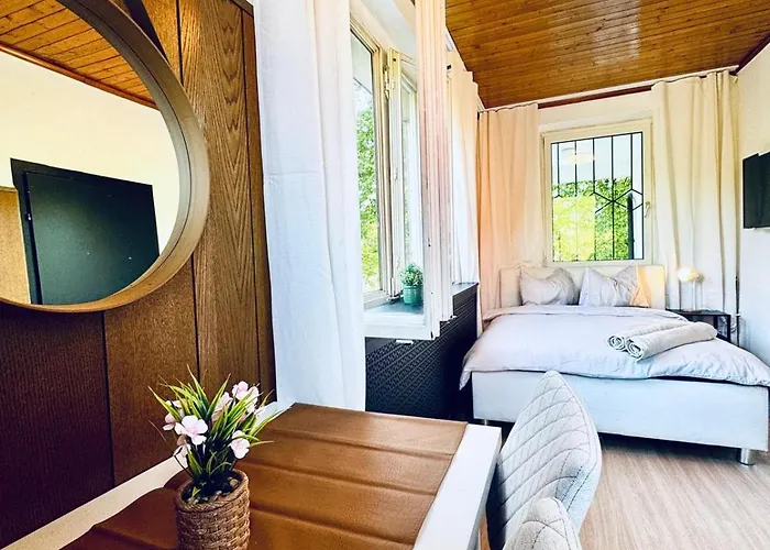 Apartment Spacious With Garden Near Danube For 16 Guests Vienna