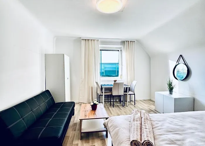 Spacious With Garden Near Danube For 16 Guests