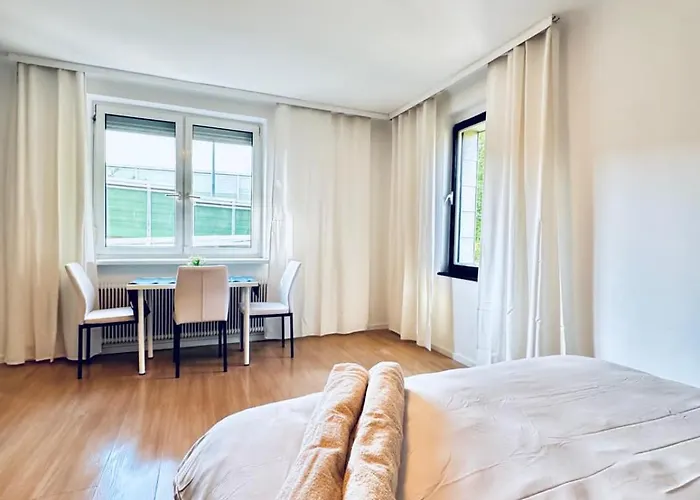 Spacious With Garden Near Danube For 16 Guests Apartment *