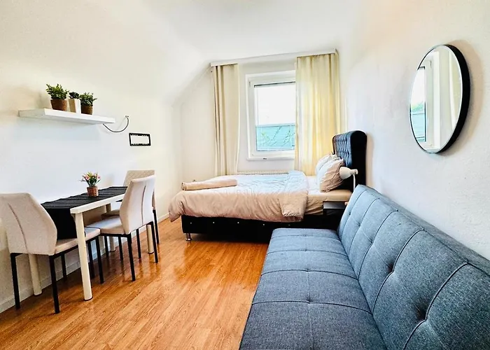 Spacious With Garden Near Danube For 16 Guests