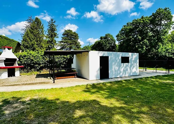 Spacious With Garden Near Danube For 16 Guests Apartment Vienna