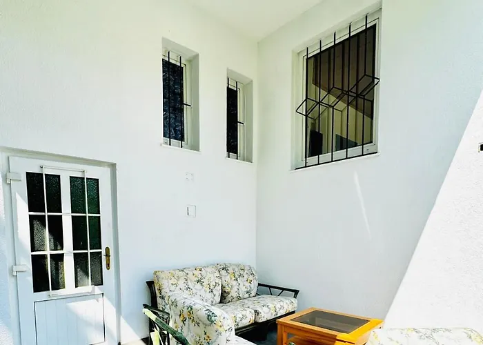 Spacious With Garden Near Danube For 16 Guests *