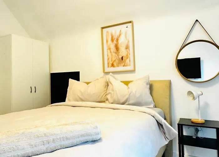 Spacious With Garden Near Danube For 16 Guests Apartment