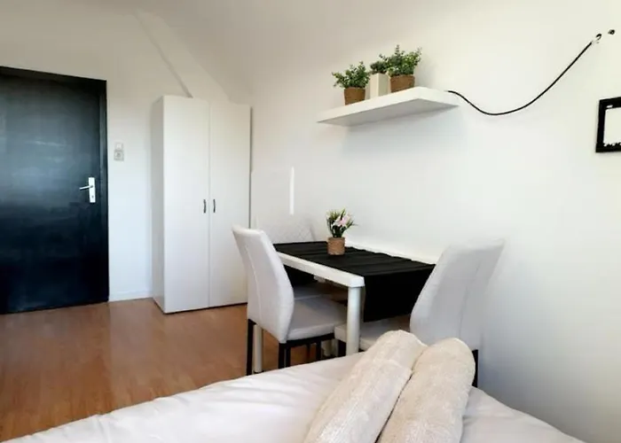 Spacious With Garden Near Danube For 16 Guests *