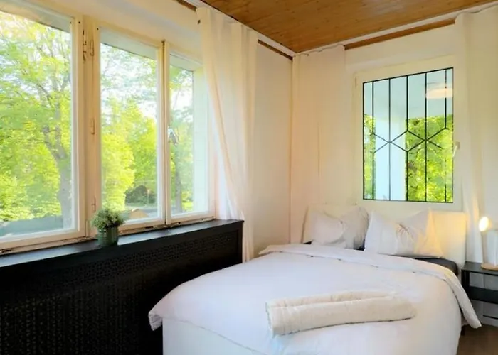 Spacious With Garden Near Danube For 16 Guests Apartment