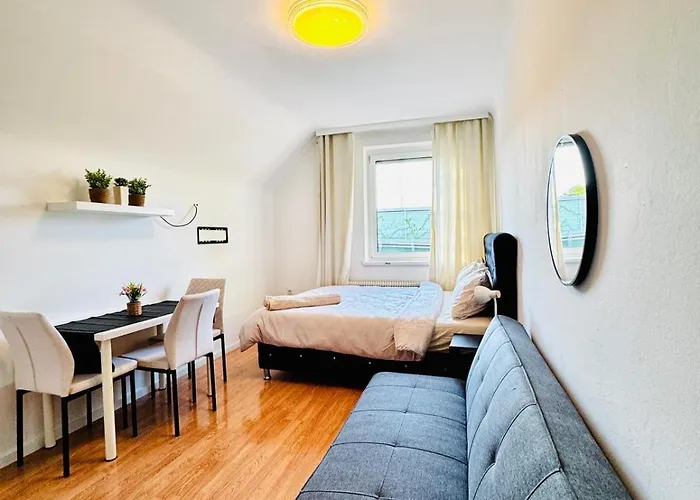 Spacious With Garden Near Danube For 16 Guests *