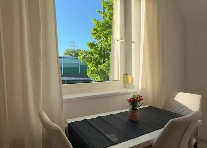 Apartment Spacious With Garden Near Danube For 16 Guests Vienna